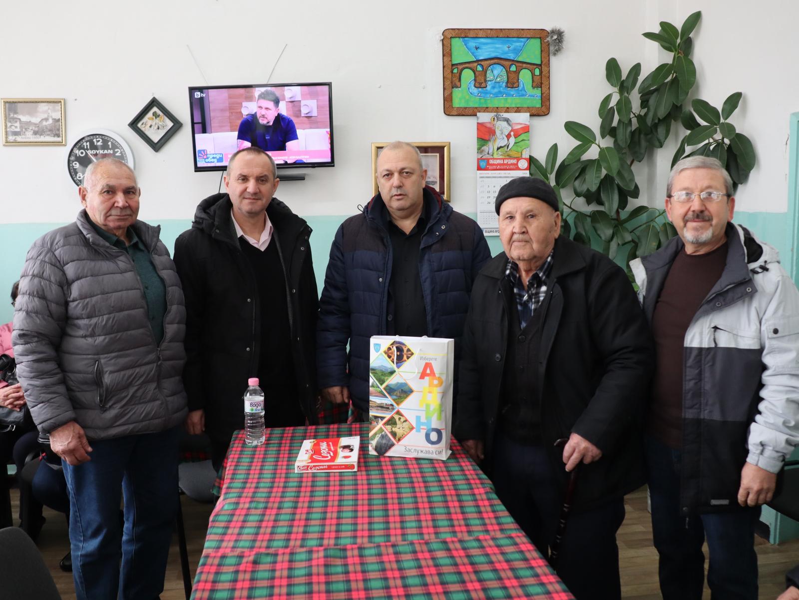 Кметът инж. Изет Шабан поздрави Ясим Юмеров по случай 95-ия му рожден ден