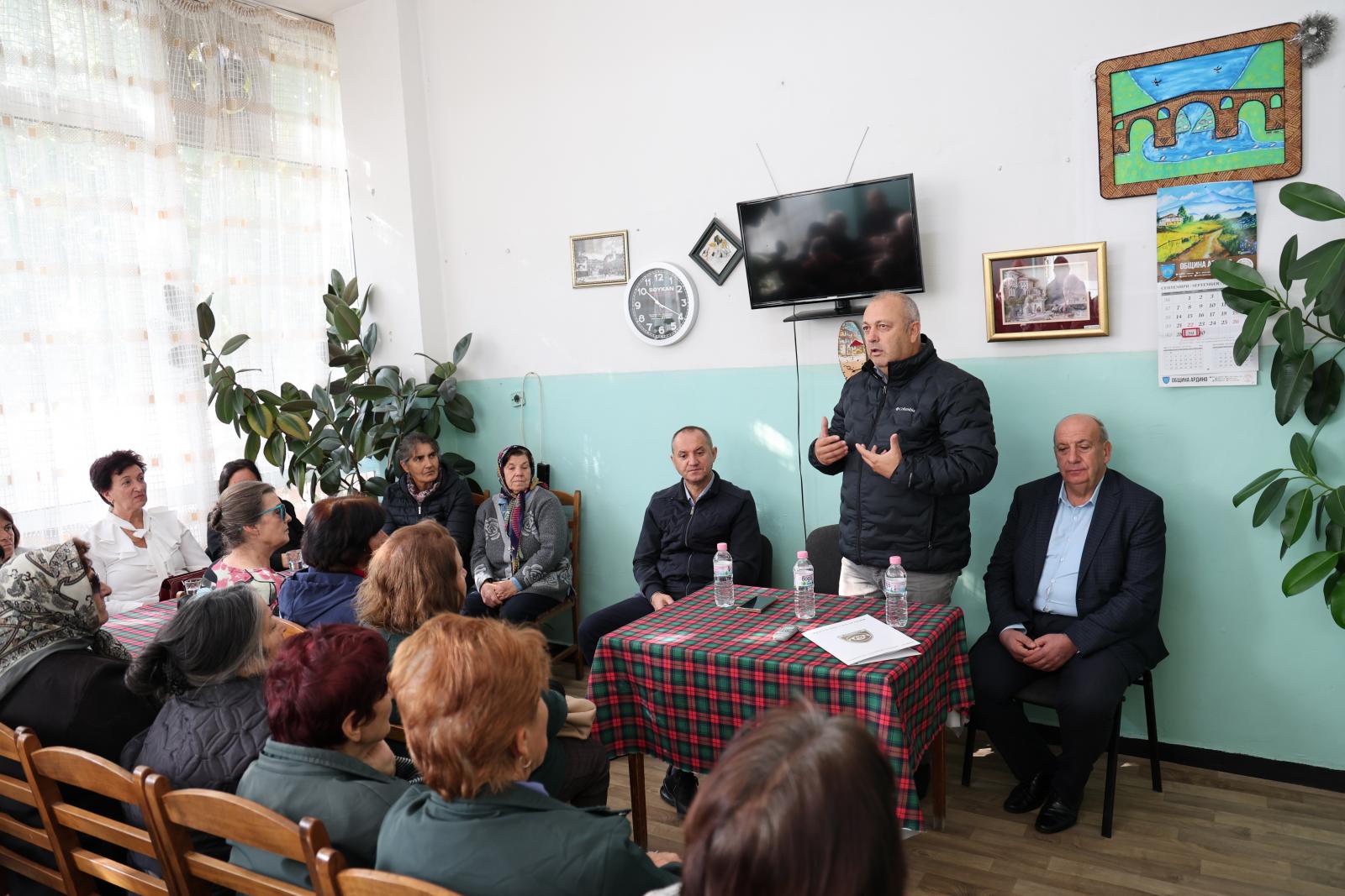 Кметът Изет Шабан поздрави пенсионерите в Ардино за 1 октомври
